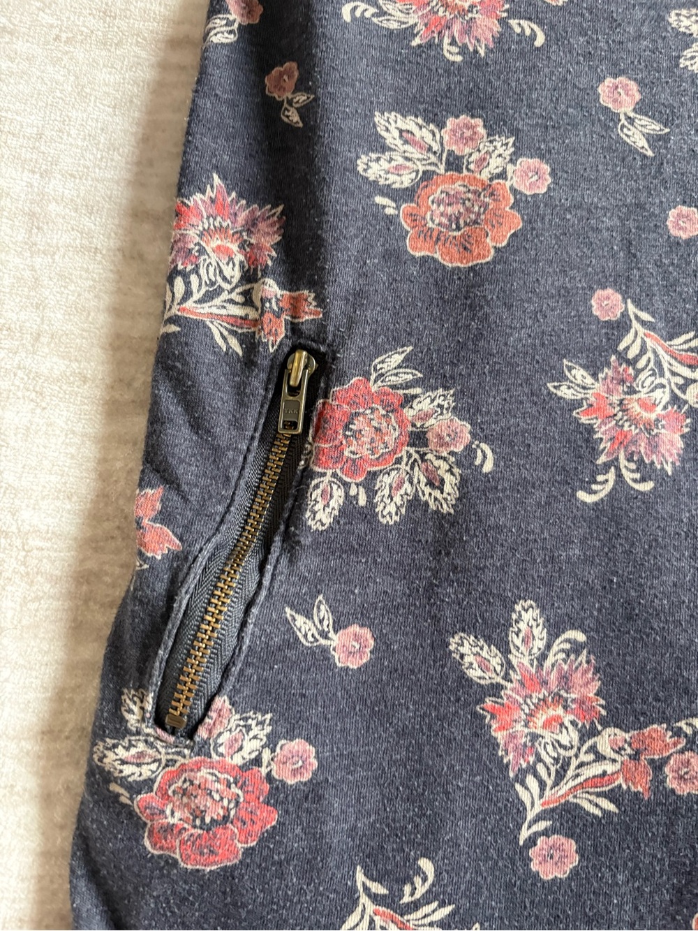 Girls Long Sleeve Floral Grey Dress with Pocket Zippers by Old Navy Size 5T - Picture 3 of 7